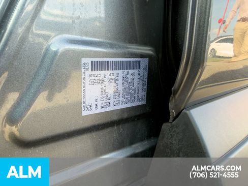 Used 2025 Nissan Rogue SV FWD image 17