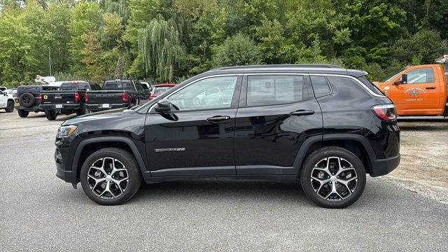 Certified 2024 Jeep Compass Limited w/ Sun and Sound Group AWD/4WD image 4