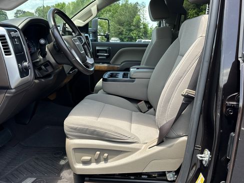 Used 2019 GMC Sierra 2500 SLE w/ SLE Preferred Package RWD image 9