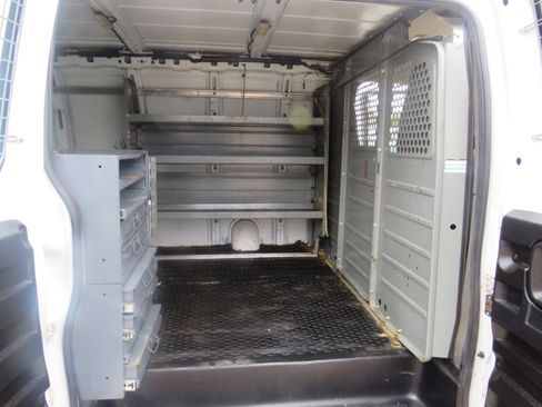 Used 2018 GMC Savana 2500 w/ Driver Convenience Package image 22