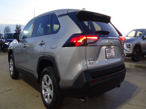 Used 2025 Toyota RAV4 LE image 8