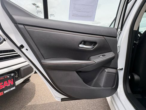 Certified 2024 Nissan Sentra SR FWD image 10