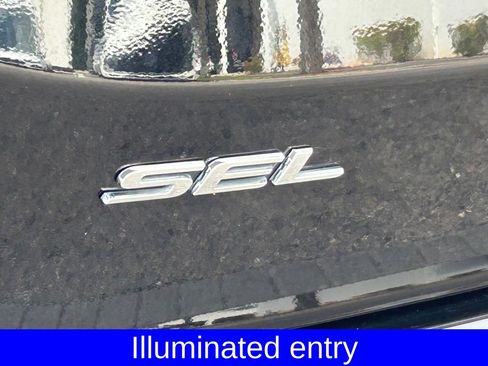 Used 2023 Ford Edge SEL image 22