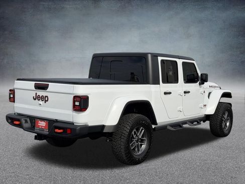 Used 2025 Jeep Gladiator Mojave w/ Convenience Group AWD/4WD image 3