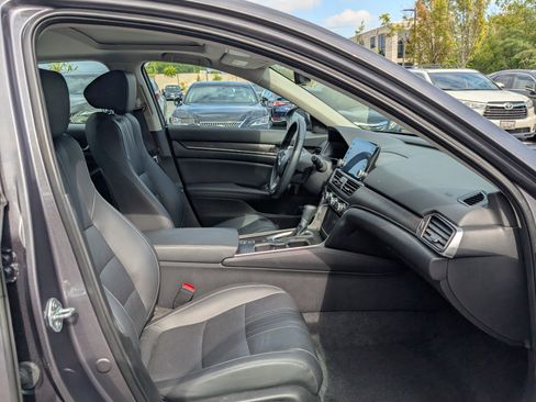 Used 2022 Honda Accord EX-L image 10