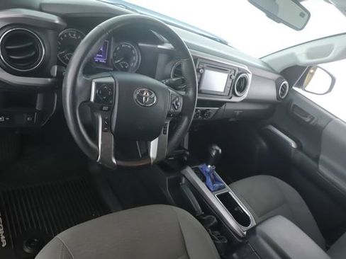 Used 2019 Toyota Tacoma SR5 image 17