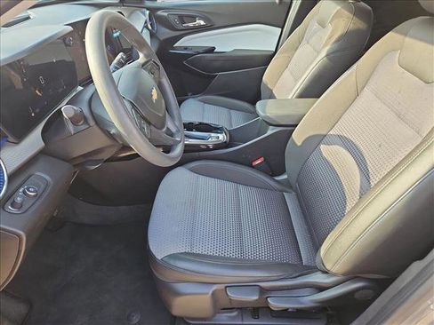 Certified 2025 Chevrolet Trax LT image 15