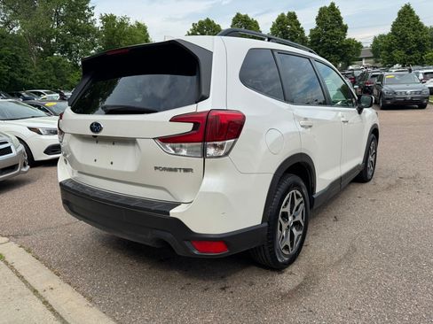 Used 2020 Subaru Forester Premium AWD/4WD image 7