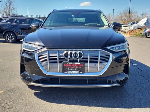Used 2019 Audi e-tron Prestige w/ Prestige Package image 9