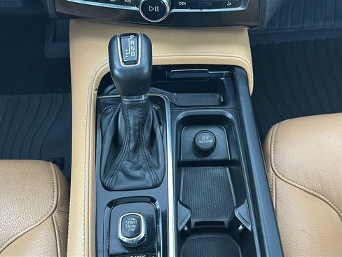 Used 2018 Volvo XC90 T6 Momentum w/ Convenience Package image 28