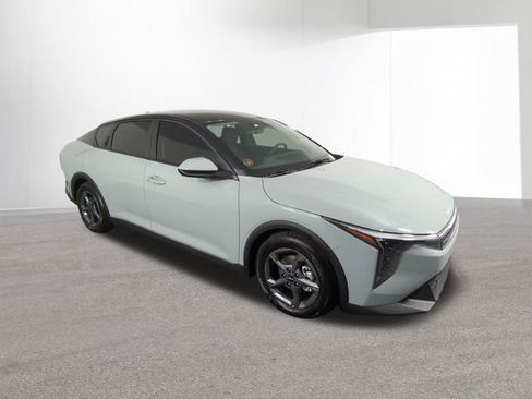 New 2025 Kia K4 LXS image 12