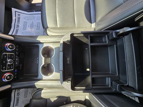 Used 2024 GMC Yukon SLT image 28