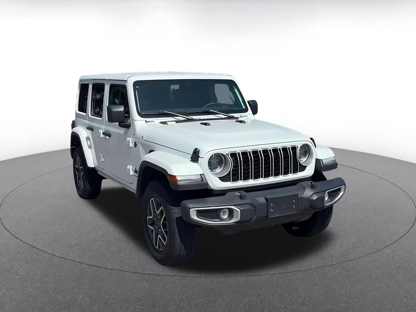 Used 2025 Jeep Wrangler Unlimited Sahara AWD/4WD image 3