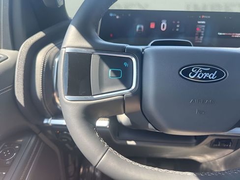 Used 2026 Ford Expedition Platinum w/ Stealth Appearance Package image 15