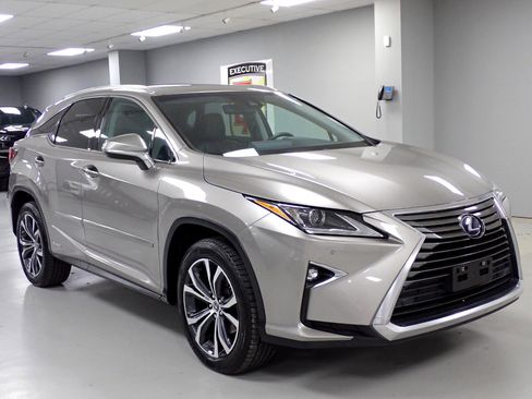 Used 2019 Lexus RX 450h AWD image 1