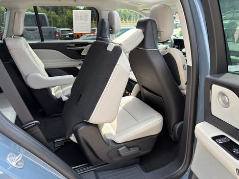 Used 2025 Lincoln Aviator Reserve w/ Equipment Group 201A AWD/4WD image 13