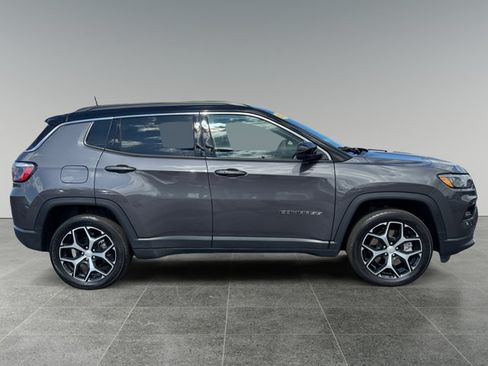 Used 2024 Jeep Compass Limited AWD/4WD image 6