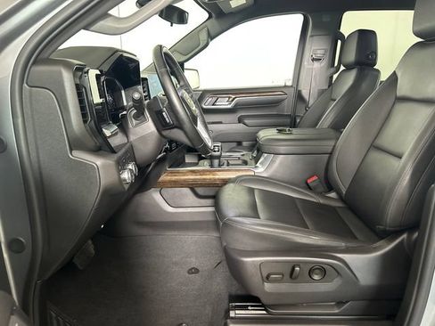 Used 2024 GMC Sierra 1500 Elevation w/ Elevation Premium Package AWD/4WD image 10