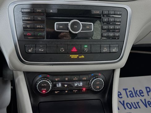 Used 2015 Mercedes-Benz GLA 250 4MATIC image 16