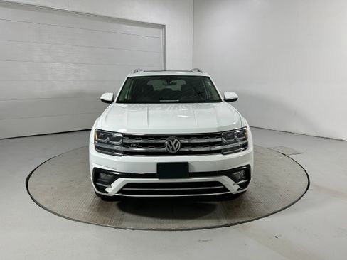 Used 2018 Volkswagen Atlas SEL w/ R-Line Package AWD/4WD image 16