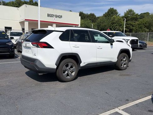 Used 2024 Toyota RAV4 LE AWD/4WD image 7