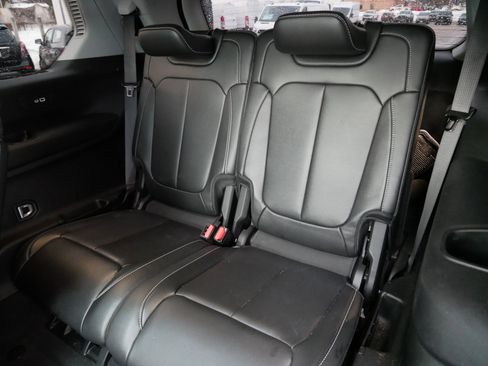 Used 2022 Jeep Grand Cherokee L Limited image 9