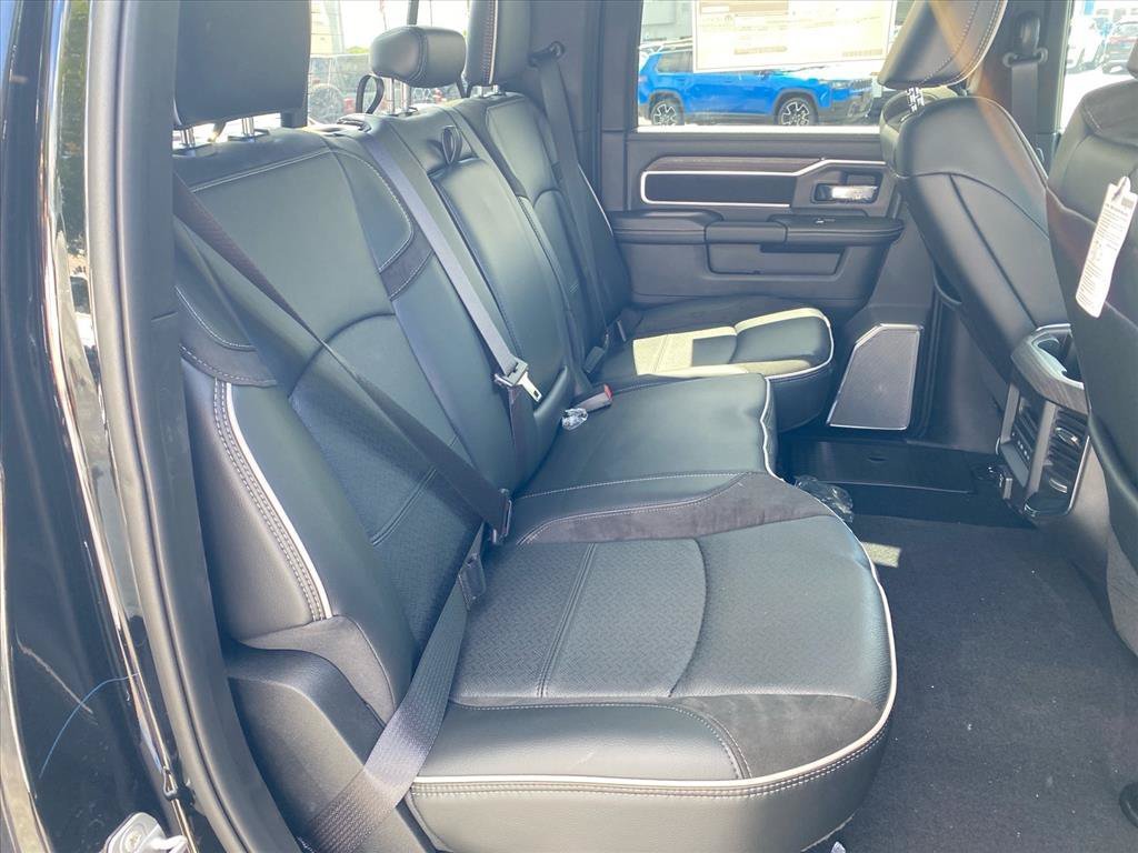New 2026 RAM 2500 Laramie AWD/4WD image 17