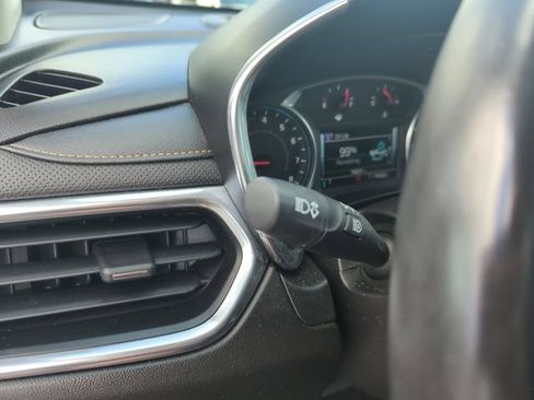 Used 2018 Chevrolet Equinox Premier FWD image 20