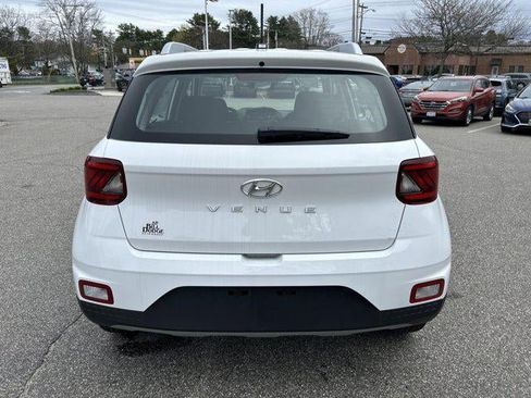 New 2025 Hyundai Venue SEL image 31