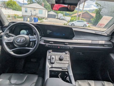 Used 2024 Hyundai Palisade Limited FWD image 7