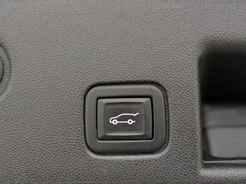 Used 2024 Chevrolet Equinox LT image 11