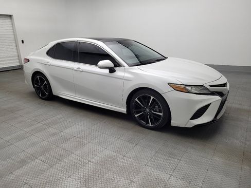 Used 2018 Toyota Camry XSE image 11