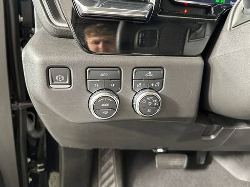 Used 2023 GMC Sierra 1500 Elevation image 18