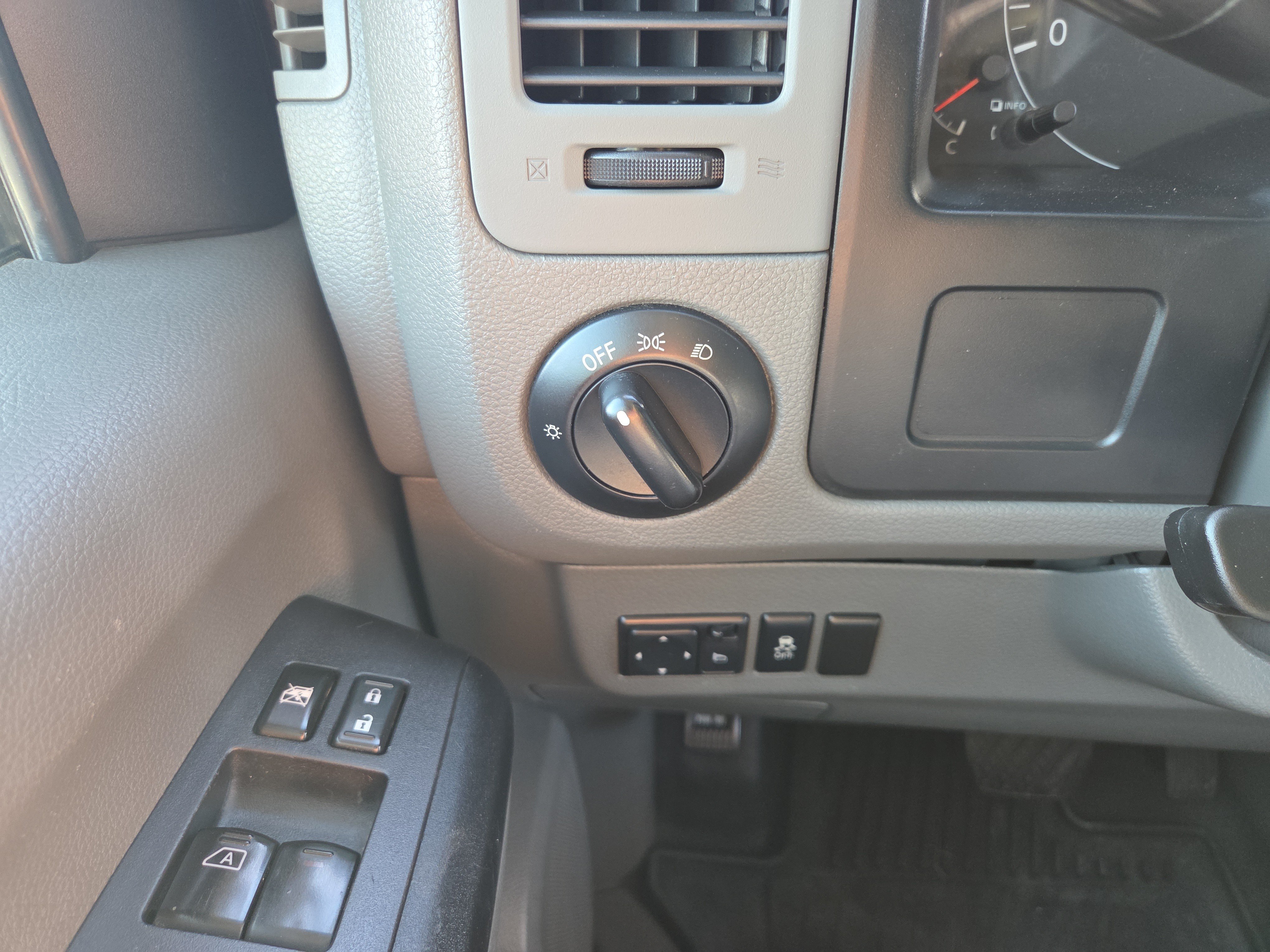 Used 2017 Nissan NV 1500 SV w/ Back Door Glass Package RWD image 21