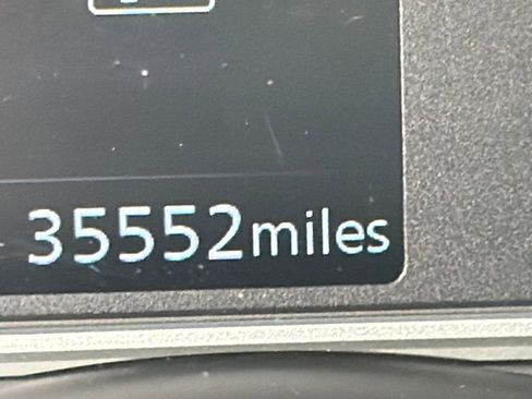 Used 2020 Nissan Versa SV FWD image 27