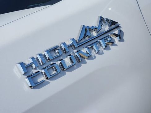 Used 2024 Chevrolet Silverado 2500 High Country w/ High Country Premium Package AWD/4WD image 11