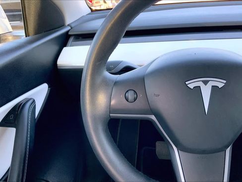 Used 2020 Tesla Model Y Long Range AWD/4WD image 23
