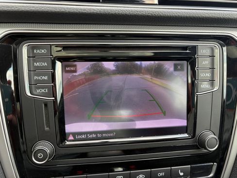 Used 2019 Volkswagen Passat 2.0T Wolfsburg FWD image 12