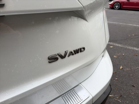 Used 2024 Nissan Rogue SV w/ SV Premium Package AWD/4WD image 9