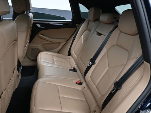 Used 2020 Porsche Macan image 11