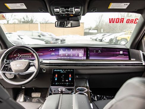 Used 2025 Cadillac Escalade Luxury image 37