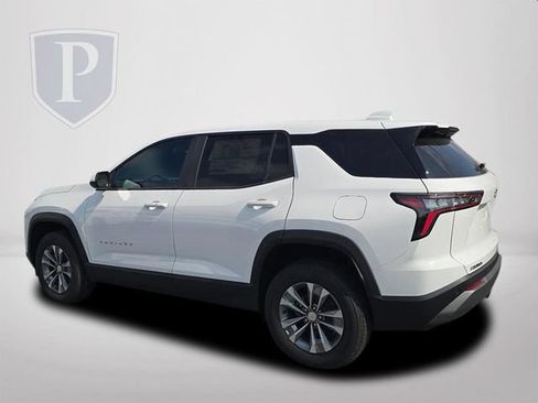 New 2027 Chevrolet Equinox LT FWD image 9