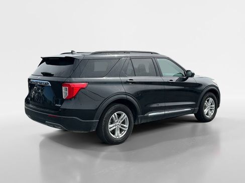 Used 2022 Ford Explorer XLT w/ Equipment Group 202A AWD/4WD image 6