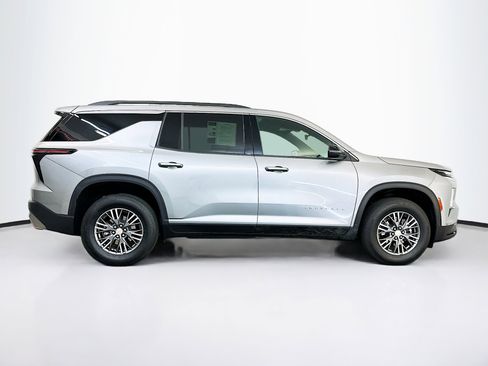 Used 2025 Chevrolet Traverse LT AWD/4WD image 10