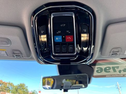 Used 2022 Jeep Grand Cherokee Overland w/ Advanced Protech Group III image 24