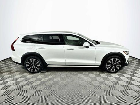 Used 2026 Volvo V60 B5 Cross Country Ultra w/ Climate Package AWD/4WD image 8