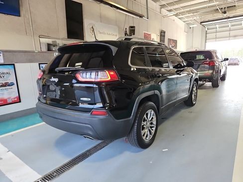 Used 2019 Jeep Cherokee Latitude Plus w/ Comfort/Convenience Group AWD/4WD image 6