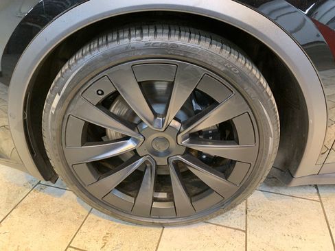 Used 2023 Tesla Model X AWD/4WD image 12