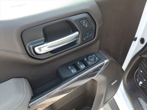 Used 2022 Chevrolet Silverado 1500 LTZ w/ LTZ Premium Package image 17