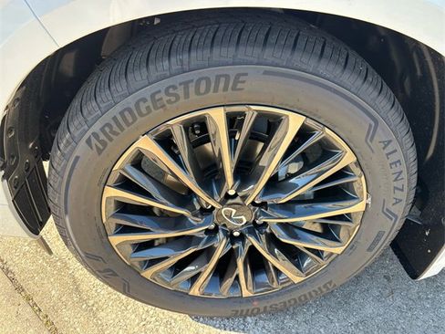 New 2026 INFINITI QX80 Autograph w/ Premium Cargo Package image 10